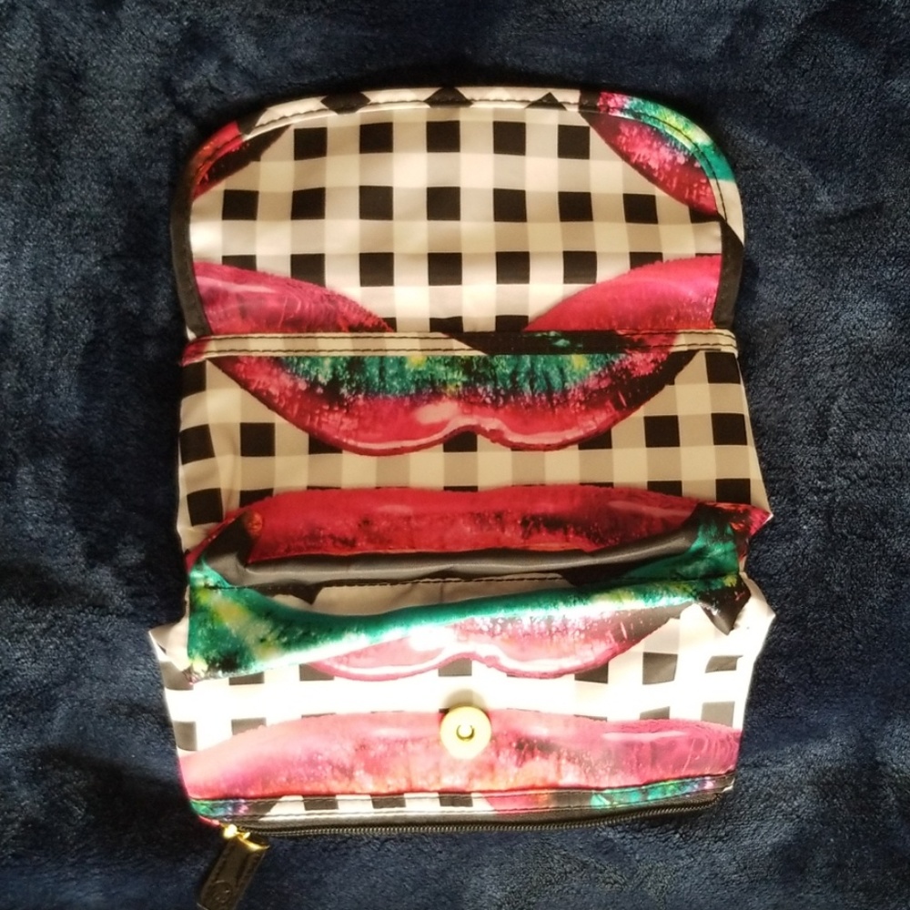 Makeup bag - Picture 3 of 3